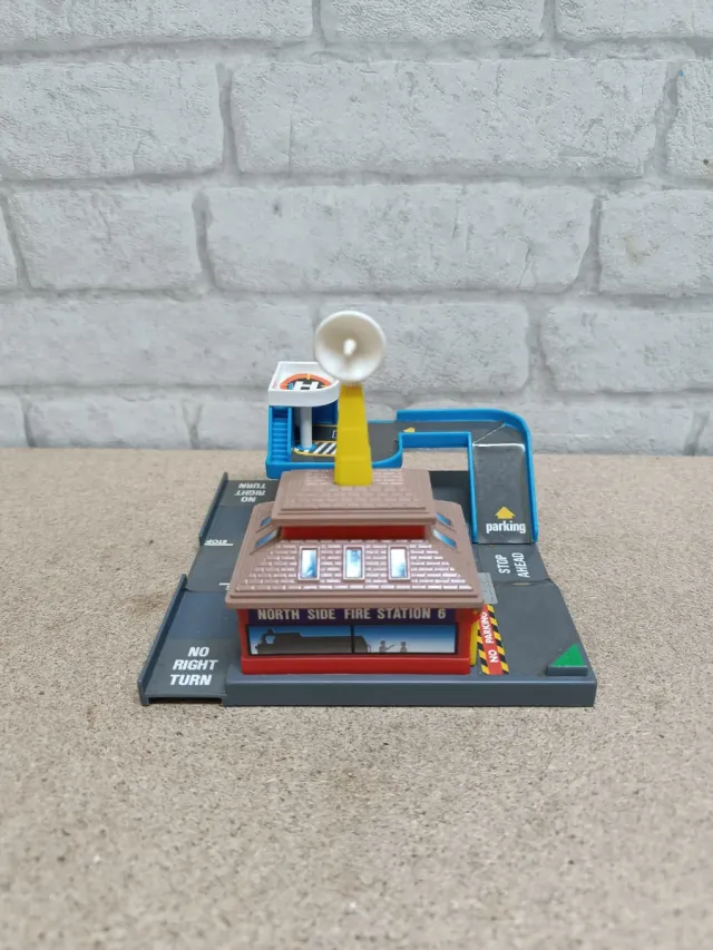 Estación de bomberos North Side de Micro Machines