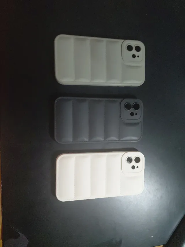 3 custodie imbottite per iPhone 12