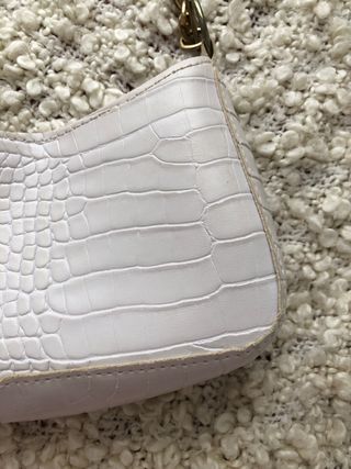 Bolso blanco efecto piel cocodrilo