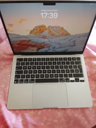MacBook Air A3240 Plata Casi Nuevo