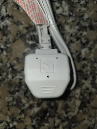 Cable de alimentación blanco