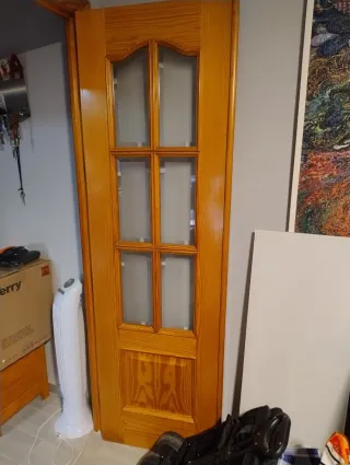 Lote de 6 puertas de madera con y sin cristal