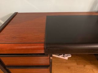 Mesa de despacho madera y cuero