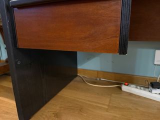 Mesa de despacho madera y cuero
