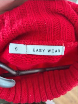 Jersey rojo cuello alto