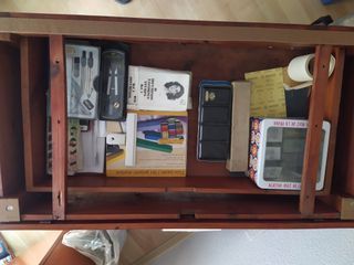 Mesa antigua de cerezo con cristal