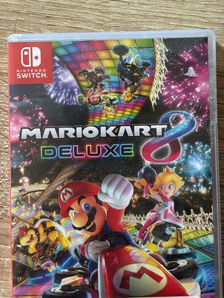 Nintendo Switch + Zelda TOTK y Mario Kart