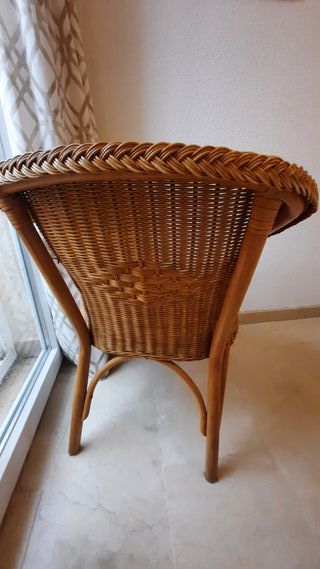 Sillón de mimbre natural