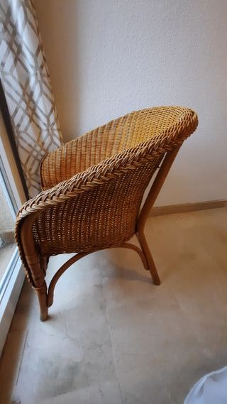 Sillón de mimbre natural