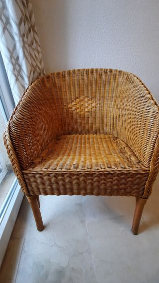 Sillón de mimbre natural