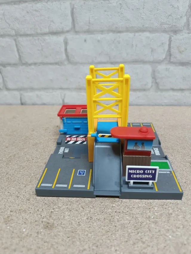 Base Puente Micro Machines
