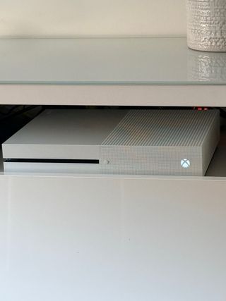 Xbox One S 1TB + Mando Original