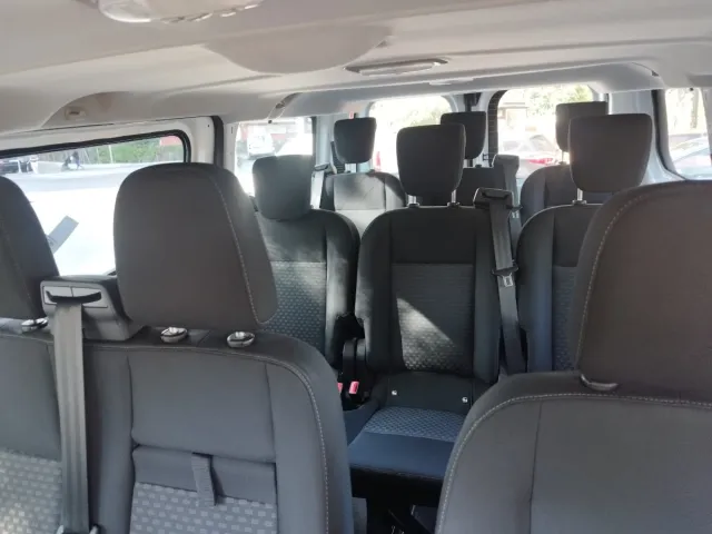 Alquiler de furgoneta 9 Plazas con conductor 