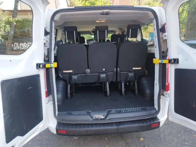 Alquiler de furgoneta 9 Plazas con conductor 