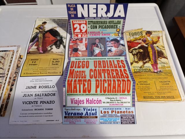 Enciclopedia e cartoline della corrida