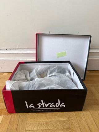 Tacones negros La Strada