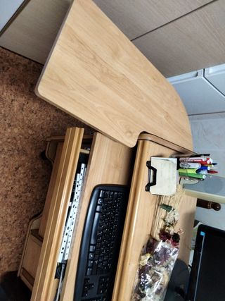 Mesa escritorio con ruedas