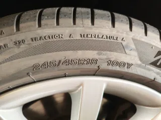 Bridgestone 245/45R18 100Y Neumático