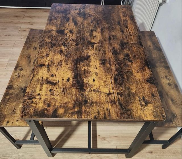 Tavolo da pranzo con 2 panche