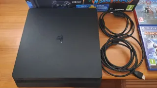 Consola PS4 Slim 1TB + 6 Juegos