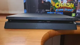 Consola PS4 Slim 1TB + 6 Juegos
