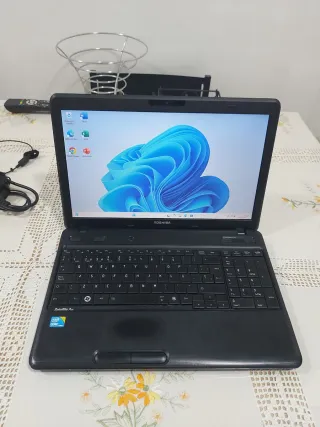 Portátil Toshiba Satellite Pro.C660-22x.  i3.Windo