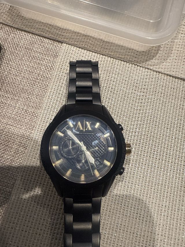 Reloj Armani Exchange Negro y Dorado