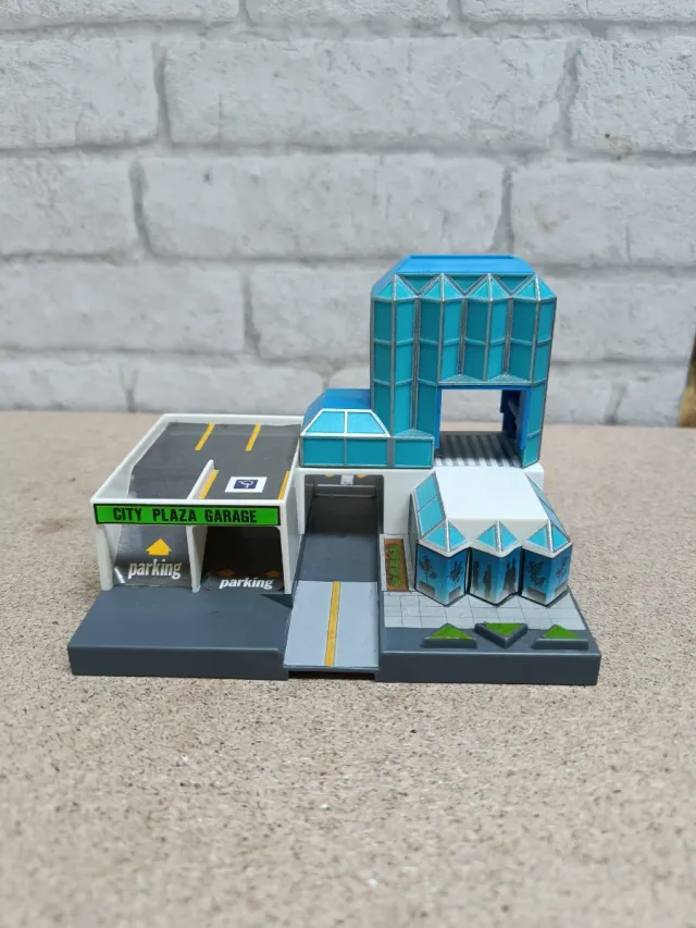 Edificio City Plaza Garage de Micro Machines
