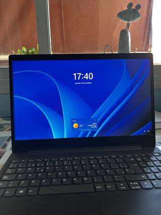 Lenovo V15-IGL Portátil Negro