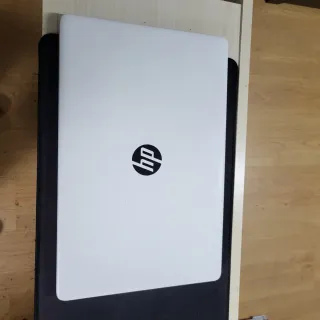 Portátil HP Blanco Ryzen 5