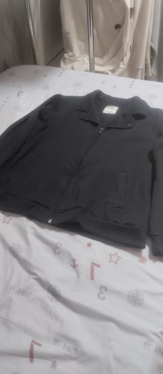 Sudadera negra invierno