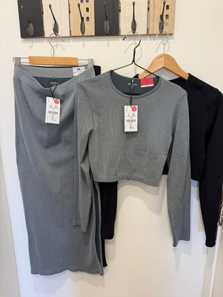 Conjunto falda y camiseta Lefties gris