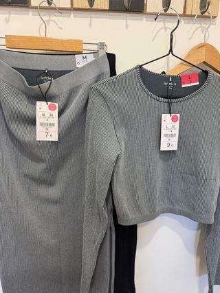 Conjunto falda y camiseta Lefties gris