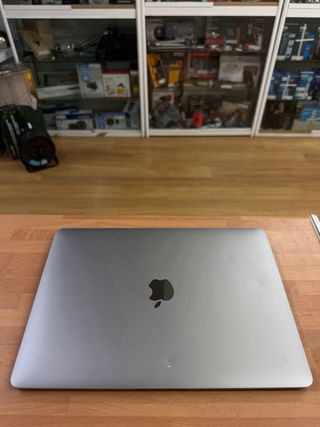 MacBook Air 13” 2020 i3 8GB RAM 256GB SSD