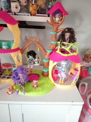 Casa Enchantimals con muñecas y accesorios
