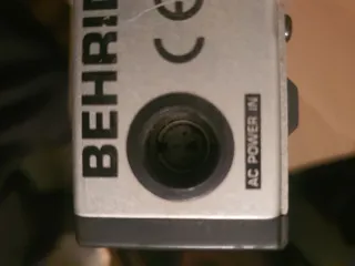 Behringer Maquina de Audio Plata