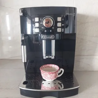 Cafetera Delonghi MagnificaS