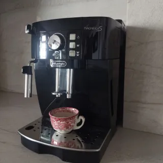 Cafetera Delonghi MagnificaS