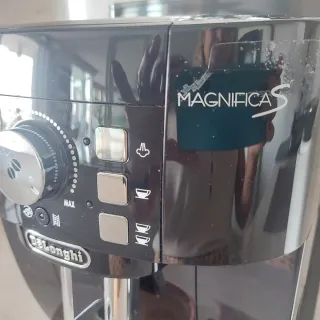 Cafetera Delonghi MagnificaS
