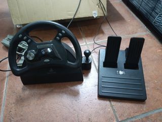 Pistola PS1 Predator y volante mad catz