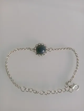Conjunto de bisutería: collar y pendientes