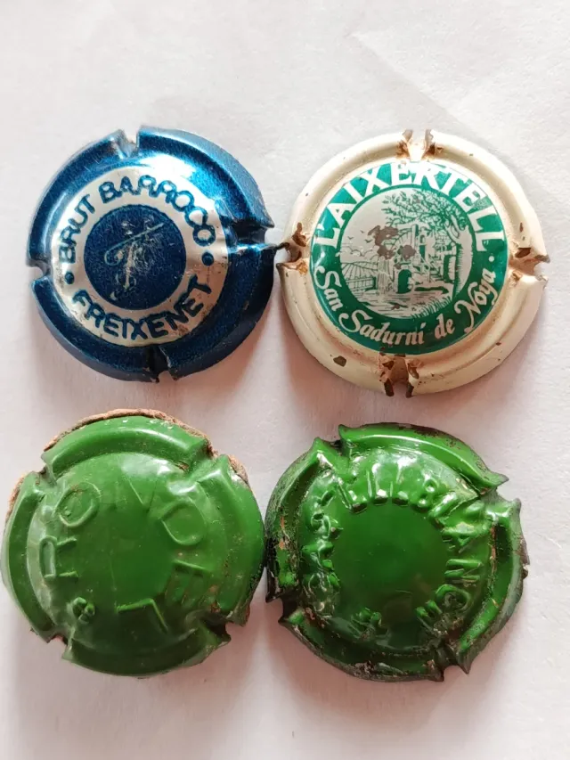 Chapas de cava antiguas .