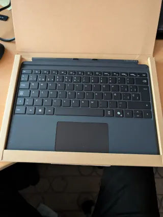 Teclado Microsoft Surface Pro sin estrenar