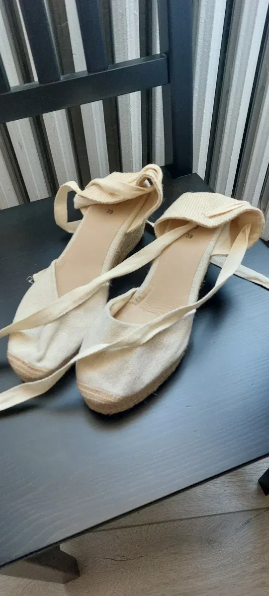 Espadrillas con lacci alla caviglia