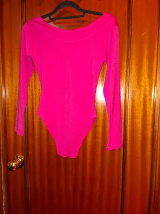 Body rosa manga larga con flores