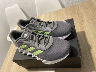 Zapatillas Adidas Grises y Verdes