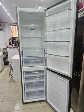 Nevera Samsung plateada