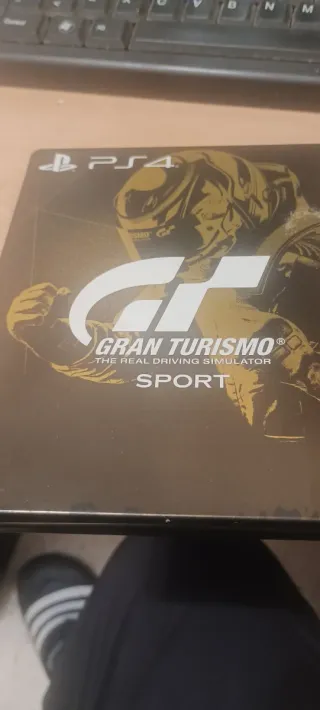 Consola PS4 500 gb con mando, cableado y juego