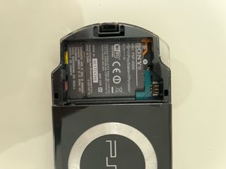Pack 8 juegos PSP + PSP Negra + Cargador