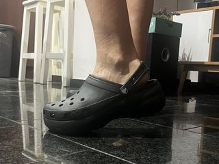 Crocs plataforma negros talla 40-41